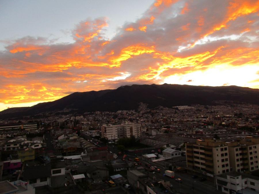 Foto Departamento en Arriendo en Quito, Pichincha - U$D 560 - DEA37133 - BienesOnLine