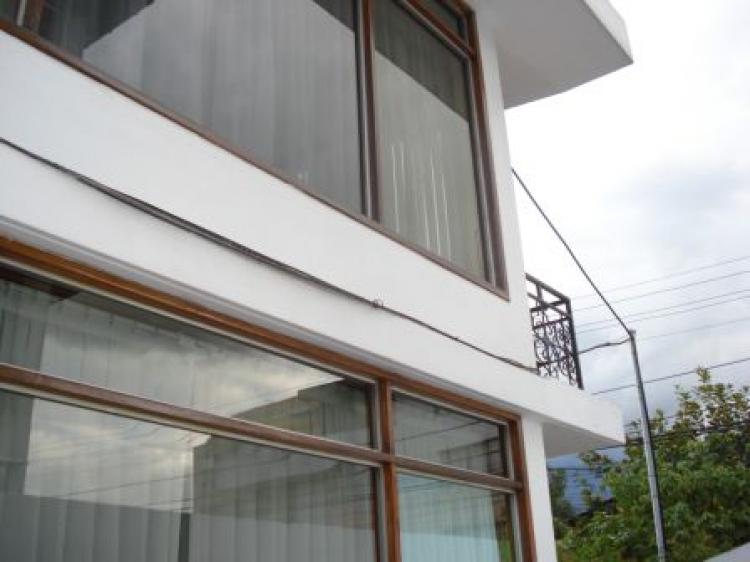 Foto Casa en Arriendo en BATAN BAJO, Quito, Pichincha - U$D 1.300 - CAA6578 - BienesOnLine