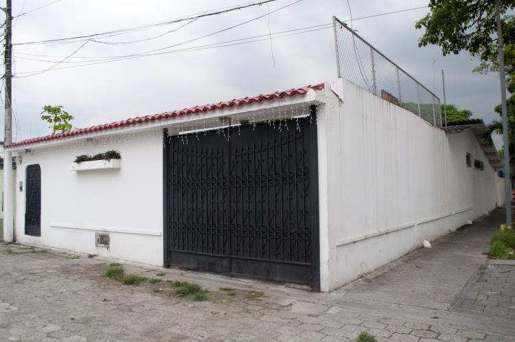 Foto Casa en Venta en Alborada, Guayaquil, Guayas - U$D 98.000 - CAV8102 - BienesOnLine
