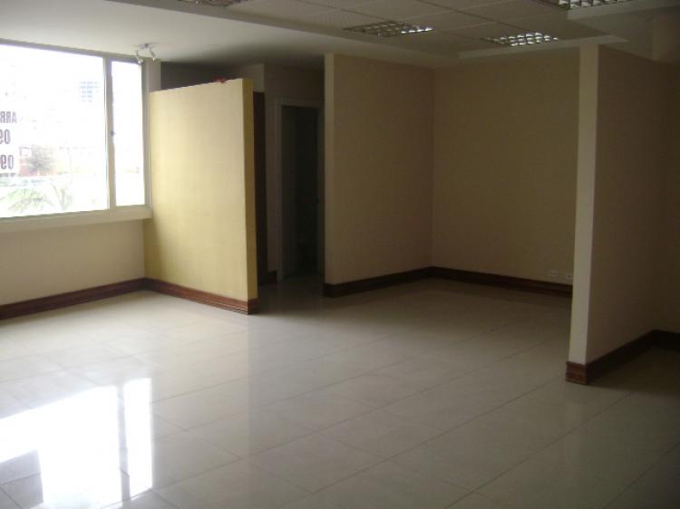 Foto Oficina en Arriendo en Rep. del Salvador, Quito, Pichincha - U$D 1.200 - OFA9781 - BienesOnLine