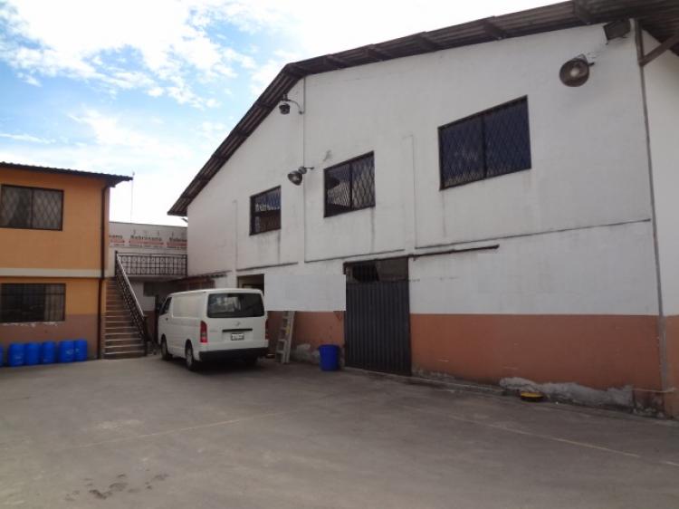 Foto Nave en Arriendo en PONCEANO, Quito, Pichincha - U$D 4.000 - NAA9685 - BienesOnLine