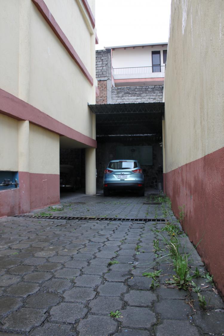 Foto Edificio en Venta en San Gabriel, Quito, Pichincha - U$D 1.300.000 - EDV11937 - BienesOnLine