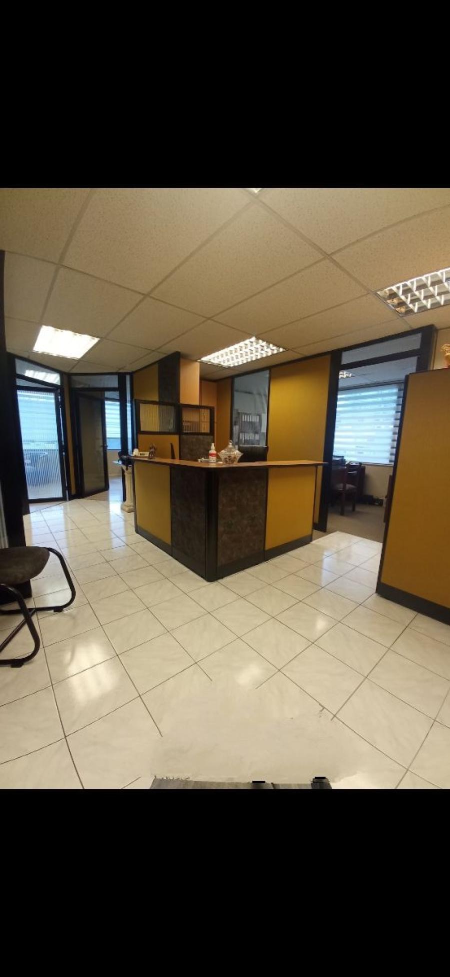 Foto Oficina en Venta en Iaquito, Quito, Pichincha - U$D 105.000 - OFV38857 - BienesOnLine