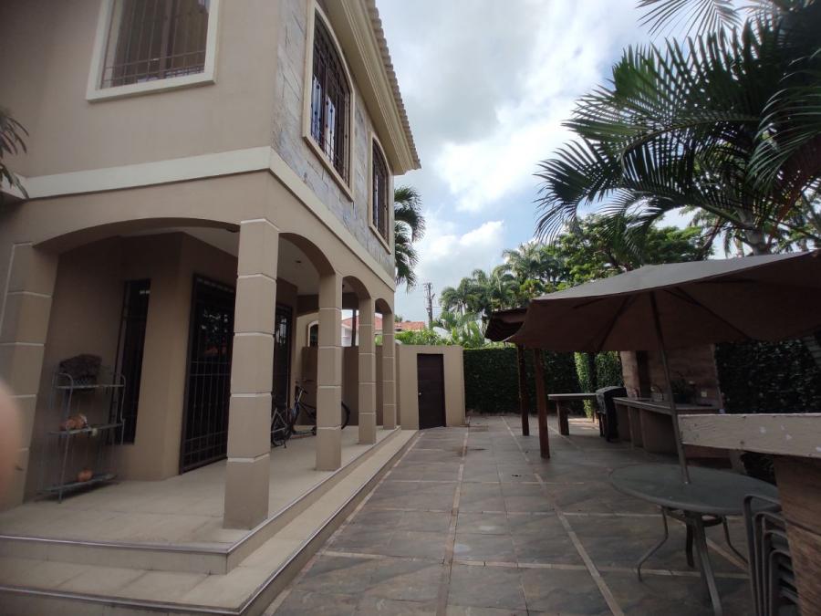 Foto Casa en Venta en Samborondn, Guayas - U$D 450.000 - CAV37741 - BienesOnLine