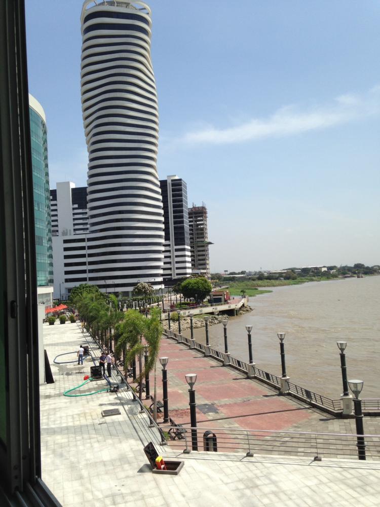 Foto Departamento en Venta en Guayaquil, Guayas - U$D 195.000 - DEV15574 - BienesOnLine