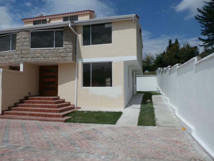 Foto Casa en Venta en Alangasi, Rumiahui, Pichincha - U$D 158.000 - CAV18486 - BienesOnLine