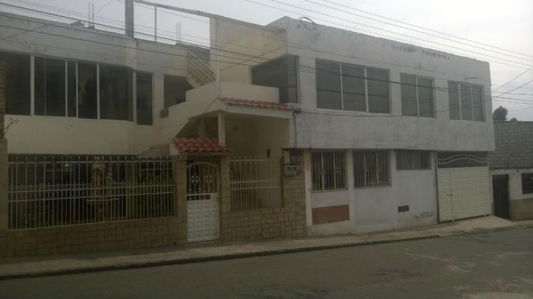 Foto Casa en Venta en La Matriz, Latacunga, Cotopaxi - U$D 250.000 - CAV17139 - BienesOnLine