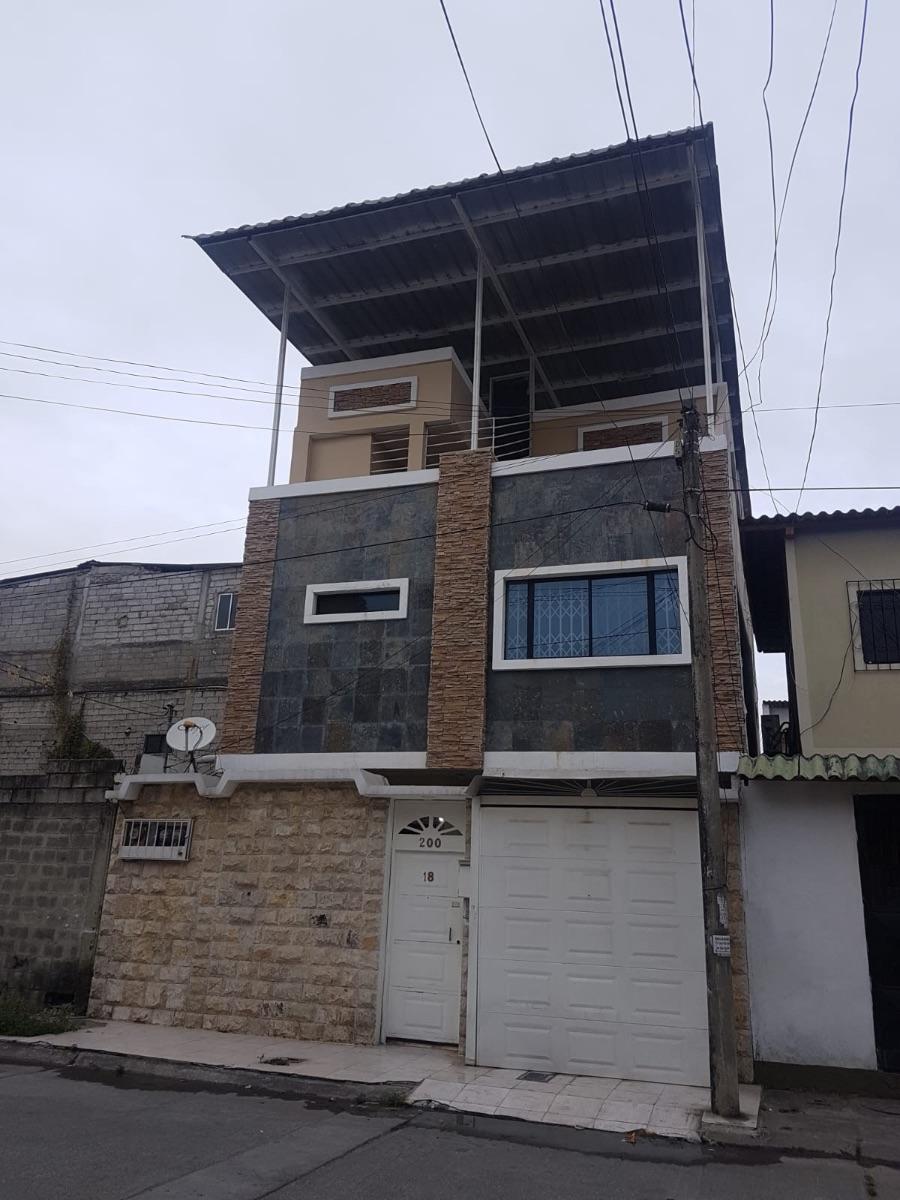 Foto Casa en Venta en Tarqui, Guayaquil, Guayas - U$D 165.000 - CAV38675 - BienesOnLine