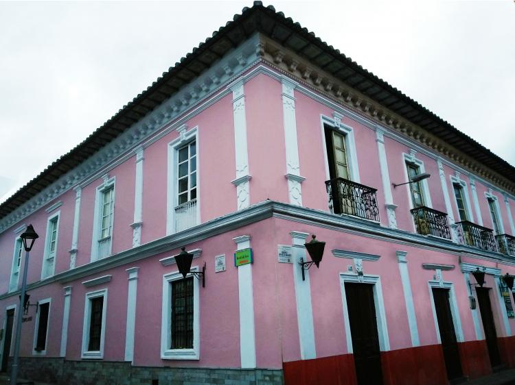 Foto Casa en Venta en Latacunga, Cotopaxi - U$D 650.000 - CAV25711 - BienesOnLine