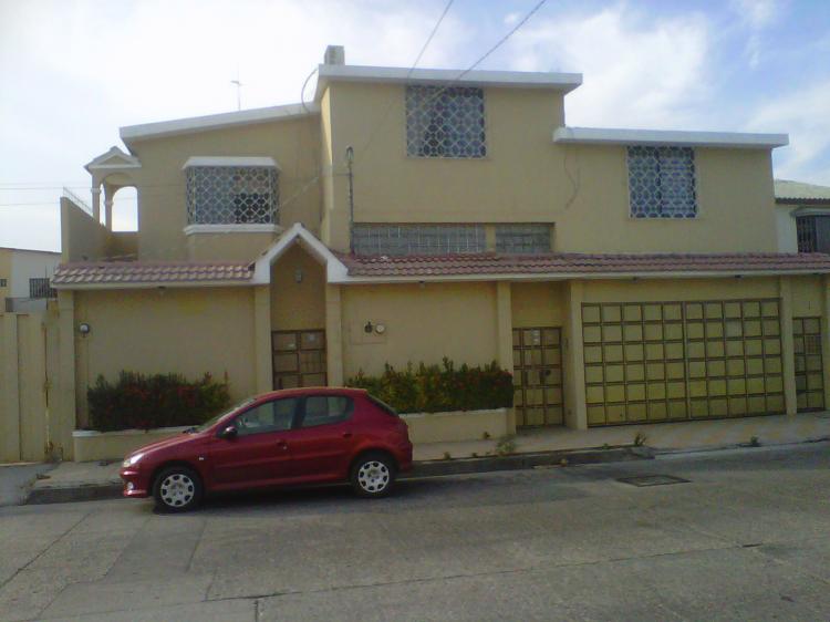 Foto Casa en Venta en CUIDADELA ALAMOS NORTE MZ 12 VILLA  12, Guayaquil, Guayas - U$D 280.000 - CAV7486 - BienesOnLine
