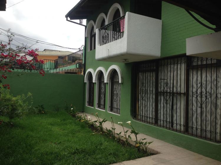 Foto Casa en Arriendo en Quito, Pichincha - U$D 1.250 - CAA24672 - BienesOnLine