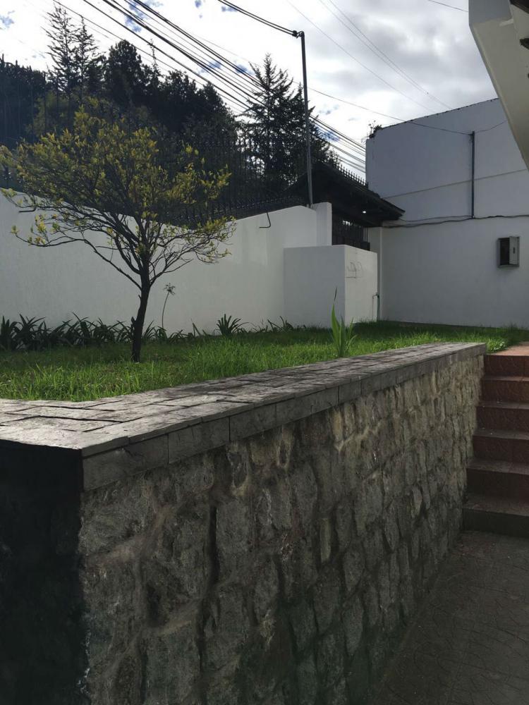 Foto Casa en Arriendo en El Bosque, Quito, Pichincha - U$D 1.300 - CAA23064 - BienesOnLine