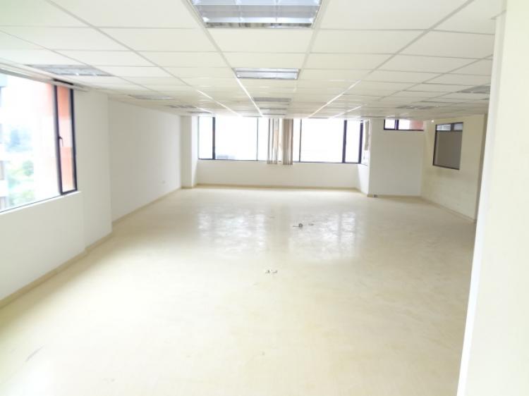 Foto Oficina en Arriendo en REPUBLICA DEL SALVADOR, Quito, Pichincha - U$D 800 - OFA11760 - BienesOnLine