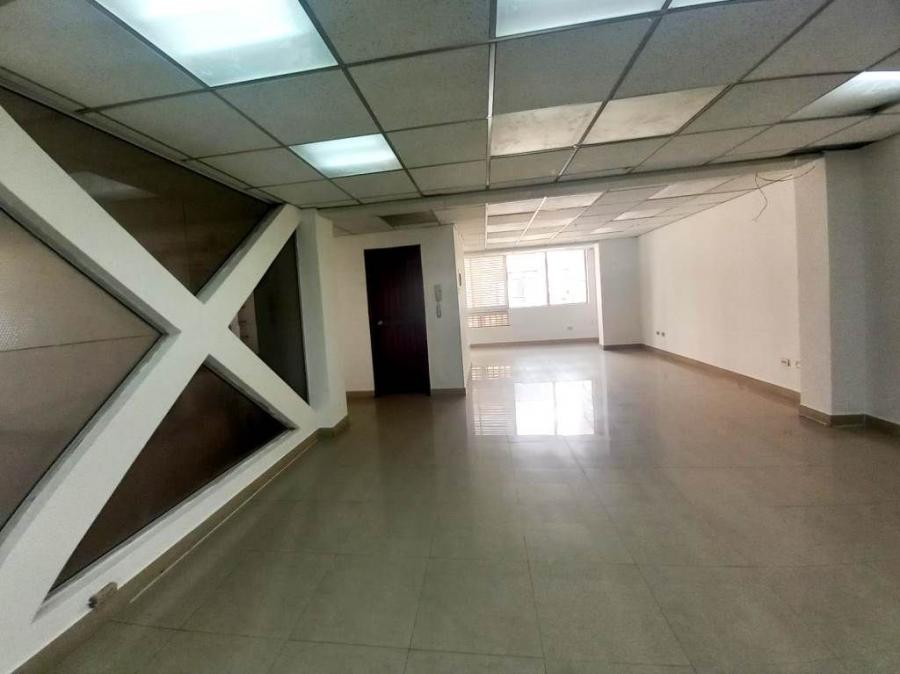 Foto Oficina en Arriendo en Quito, Pichincha - U$D 910 - OFA33891 - BienesOnLine