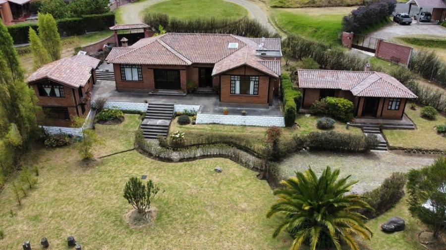 Foto Casa en Venta en la buena esperanza, Cayambe, Pichincha - U$D 340.000 - CAV37104 - BienesOnLine