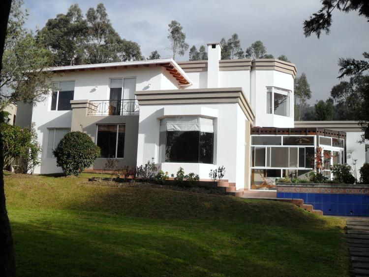 Foto Casa en Venta en La Armenia, Quito, Pichincha - U$D 480.000 - CAV8607 - BienesOnLine