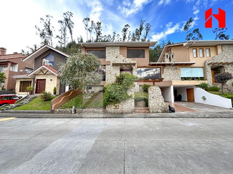 Foto Casa en Venta en AV. 12 OCTUBRE, Cuenca, Azuay - U$D 395.000 - CAV37610 - BienesOnLine