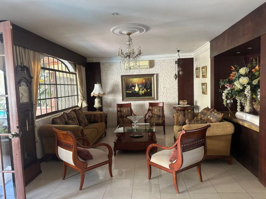 Foto Casa en Venta en TARQUI, Guayaquil, Guayas - U$D 300.000 - CAV39388 - BienesOnLine