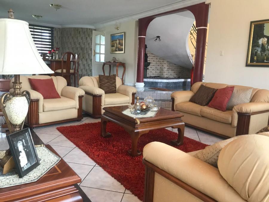 Foto Casa en Venta en San Rafael, Rumiñahui, Pichincha - U$D 295.000 - CAV35351 - BienesOnLine