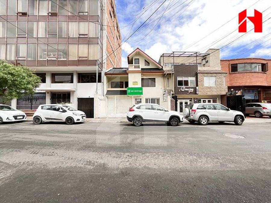 Foto Casa en Venta en Huayna Capac, Cuenca, Azuay - U$D 250.000 - CAV38551 - BienesOnLine