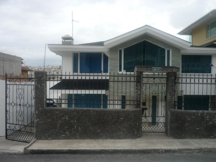 Foto Casa en Venta en Pomasqui, Quito, Pichincha - U$D 145.000 - CAV11946 - BienesOnLine