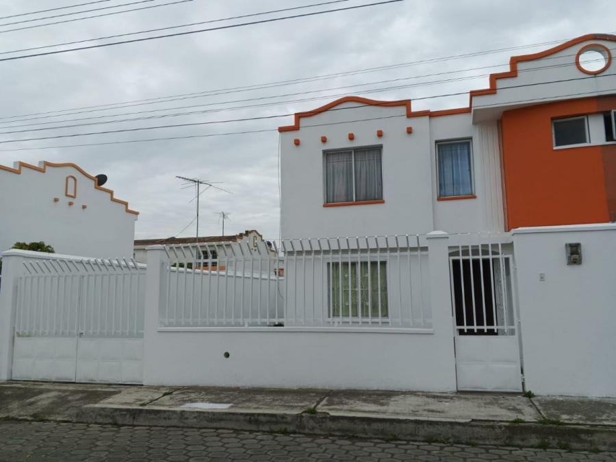 Foto Casa en Venta en Ignacio Flores, Latacunga, Cotopaxi - U$D 85.000 - CAV36928 - BienesOnLine