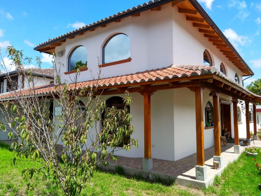 Foto Casa en Venta en La Pampa, Quito, Pichincha - U$D 420.000 - CAV29925 - BienesOnLine