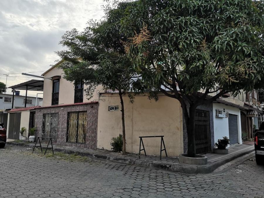 Foto Casa en Venta en Guayaquil, Guayas - U$D 133.000 - CAV39327 - BienesOnLine
