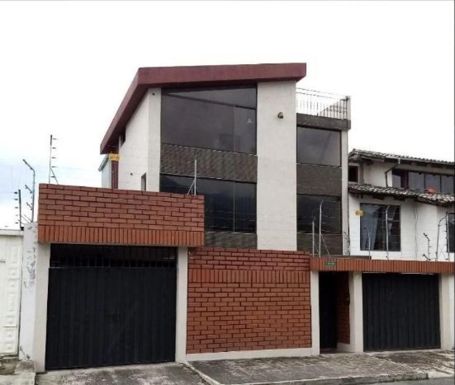 Foto Casa en Venta en Jipijapa, Quito, Pichincha - U$D 315.000 - CAV37258 - BienesOnLine