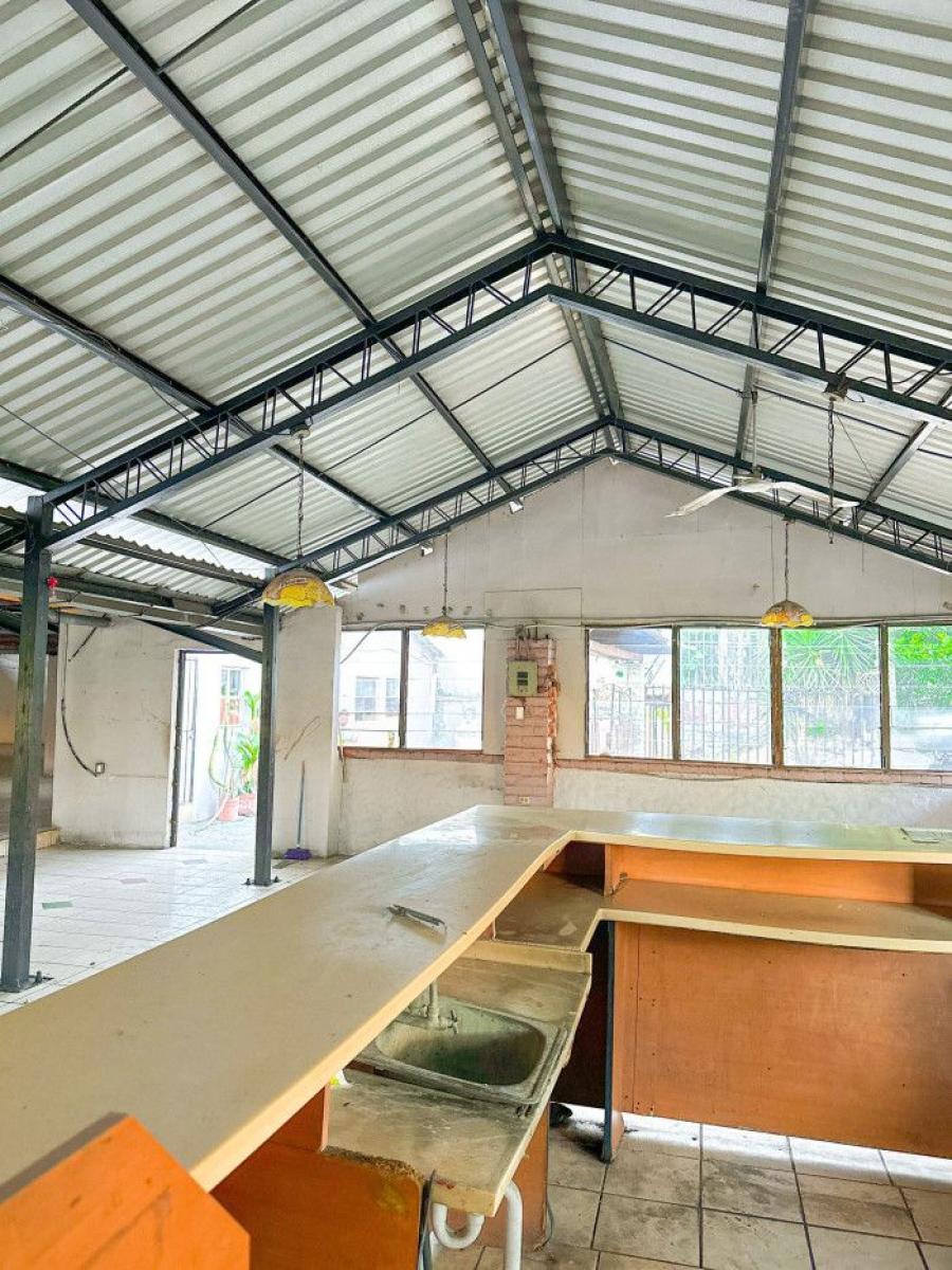 Foto Local en Alquiler en San Salvador, San Salvador - U$D 6.600 - LOA1325 - BienesOnLine