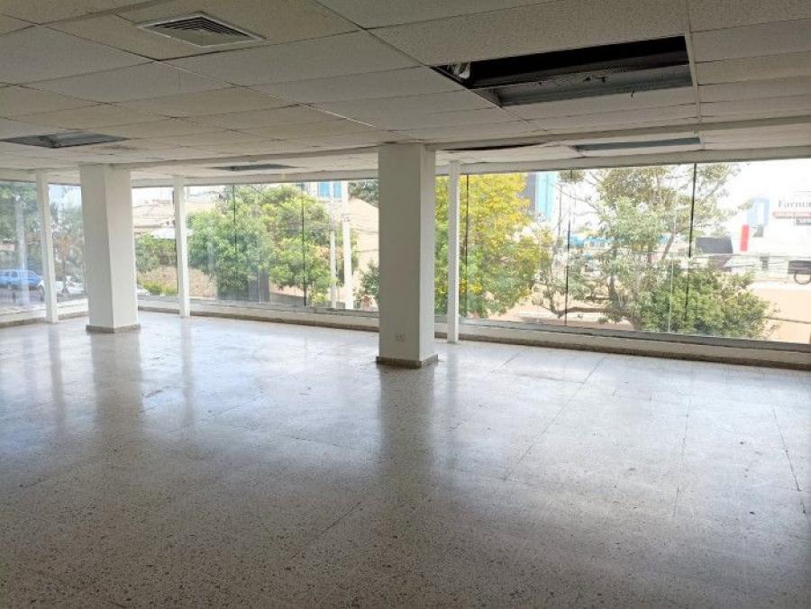 Foto Local en Alquiler en San Salvador, San Salvador - U$D 14.000 - LOA586 - BienesOnLine