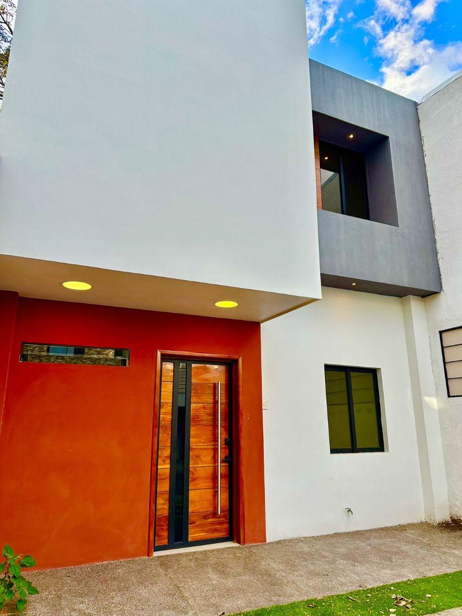 Foto Casa en Venta en Santa Ana, Santa Ana - U$D 210.000 - CAV1313 - BienesOnLine