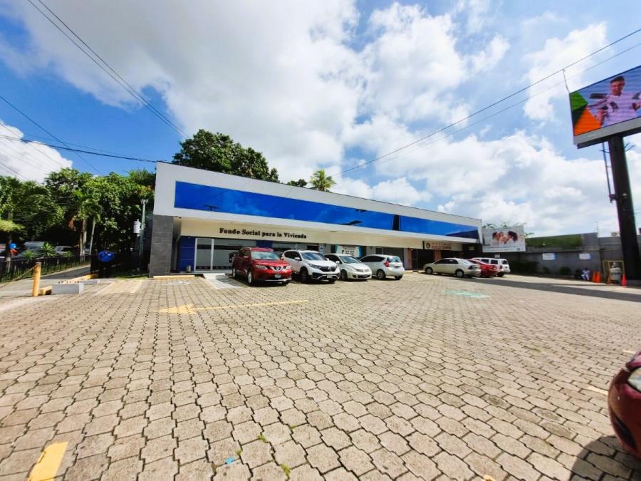 Foto Local en Alquiler en Colonia Escalón, San Salvador - U$D 4.000 - LOA719 - BienesOnLine