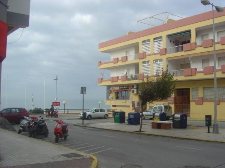 Foto Local en Alquiler en Rota, Cadiz - € 600 - LOA2395 - BienesOnLine