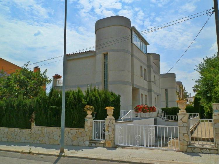 Foto Casa en Venta en Cambrils, Tarragona - € 450.000 - CAV6410 - BienesOnLine