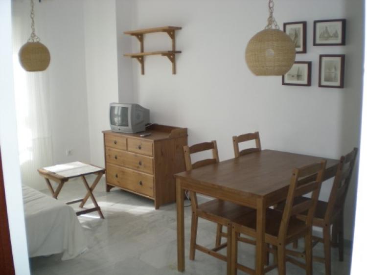 Foto Apartamento en Alquiler en Rota, Cadiz - € 400 - APA2451 - BienesOnLine