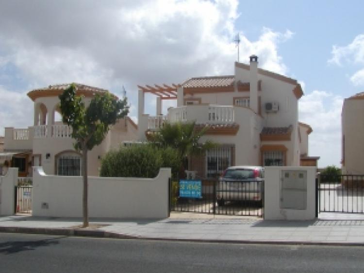 Foto Chalet en Venta en Pilar de la Horadada, Alicante - € 238.350 - CHV2576 - BienesOnLine