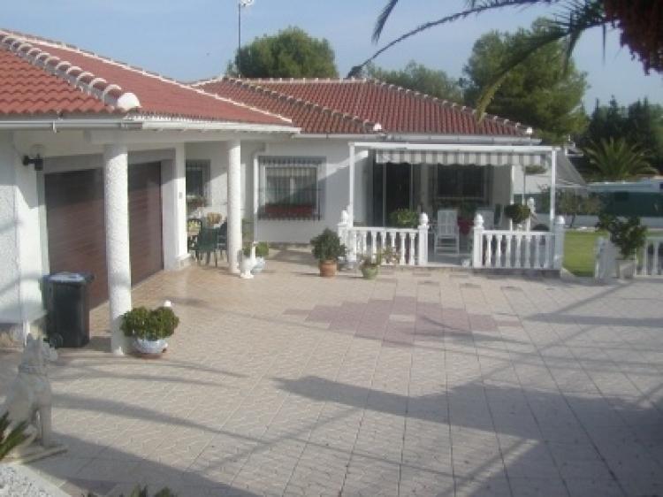 Foto Villa en Venta en Pilar de la Horadada, Alicante - € 577.500 - VIV2595 - BienesOnLine