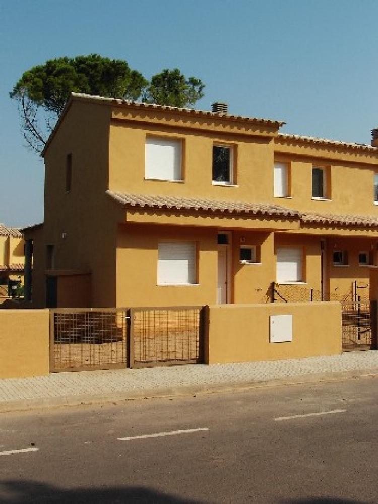 Foto Villa en Venta en Riells de Dalt, L\\\' Escala, Girona - € 255.000 - VIV956 - BienesOnLine