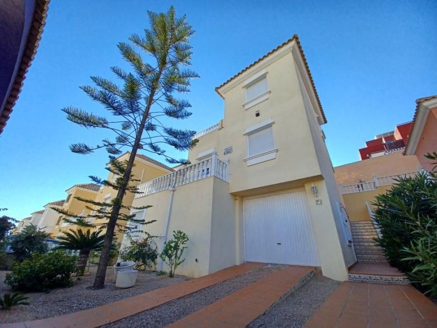 Foto Chalet en Venta en Playas de Orihuela, Orihuela, Alicante - € 289.995 - CHV12340 - BienesOnLine