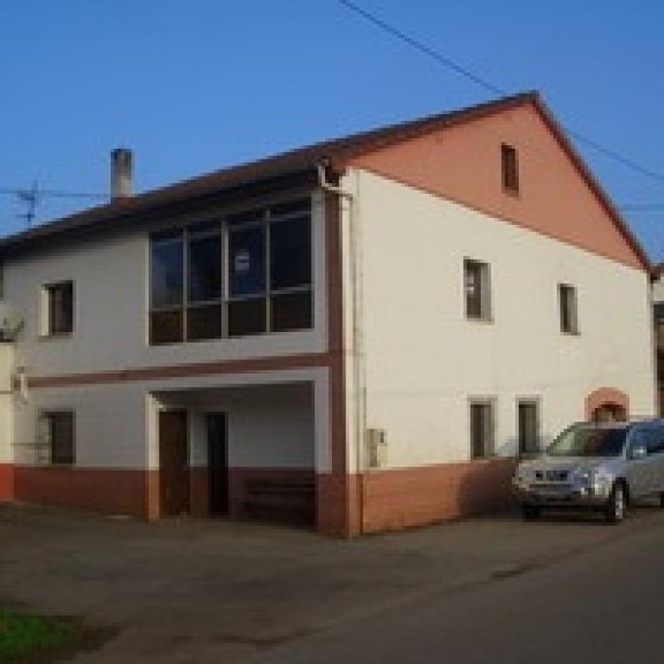 Home in Metric Way