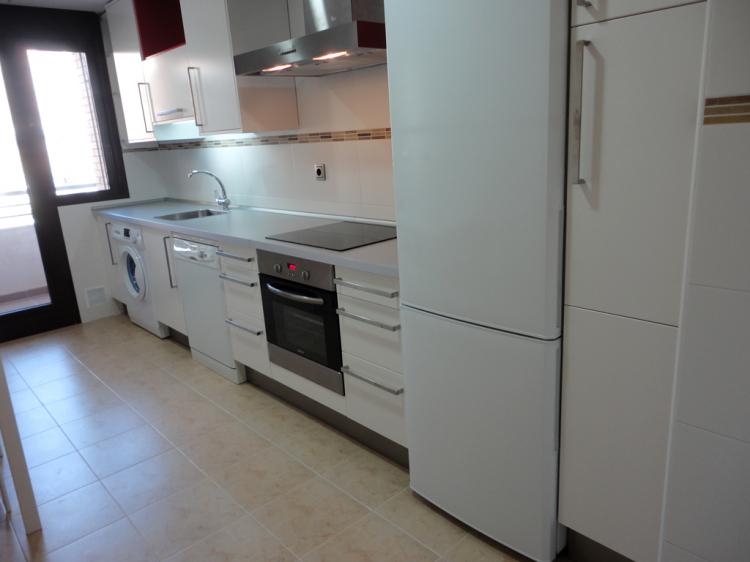 Foto Piso en Alquiler en plaza de toros, Cuenca, Cuenca - € 650 - PIA4986 - BienesOnLine