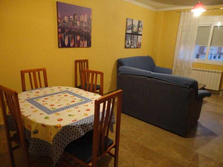 Foto Piso en Alquiler en Universidad, Cuenca, Cuenca - € 550 - PIA5050 - BienesOnLine