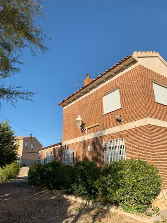 Foto Chalet en Venta en Zarza de Tajo, Cuenca - € 170.000 - CHV10925 - BienesOnLine