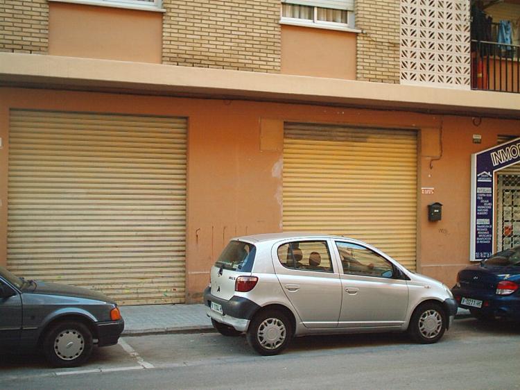 Foto Local en Alquiler en Benicalap, Valencia, Valencia - € 600 - LOA1071 - BienesOnLine