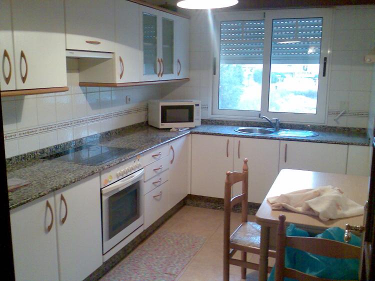 Foto Piso en Alquiler en Zona Gndara, Narn, A Coruna - € 450 - PIA969 - BienesOnLine