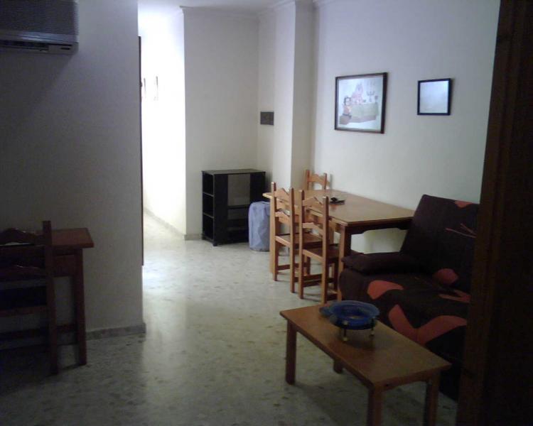 Foto Apartamento en Alquiler en Triana, Sevilla, Sevilla - € 70 - APA3012 - BienesOnLine