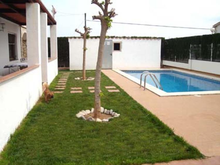 Foto Villa en Venta en Viladamat, Girona - € 378.000 - VIV829 - BienesOnLine