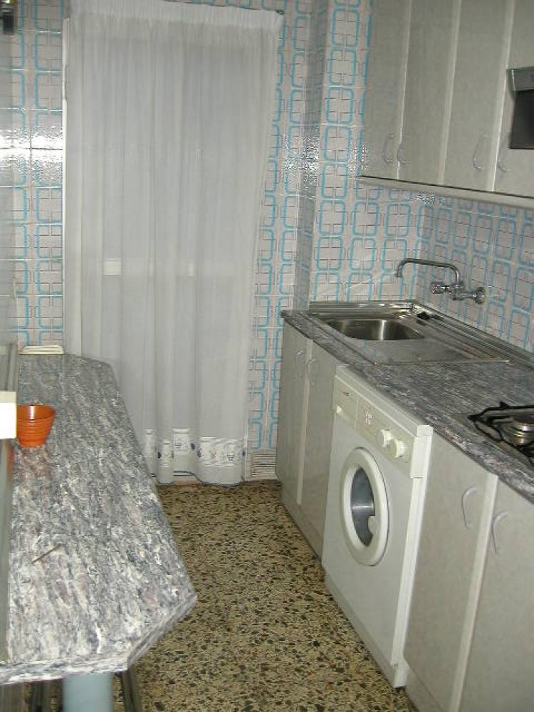 Foto Piso en Alquiler en Universidad, Cuenca, Cuenca - € 600 - PIA5565 - BienesOnLine