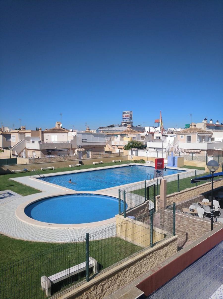 Foto Duplex en Venta en Zona Carrefour, Torrevieja, Alicante - € 110.000 - DUV11059 - BienesOnLine